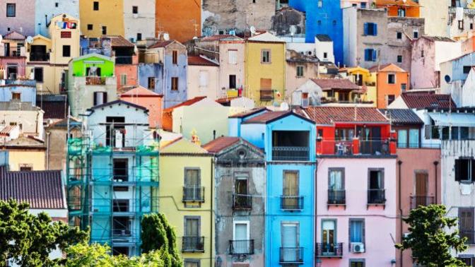 Does anyone wanna buy a house in Sardinia for $1?