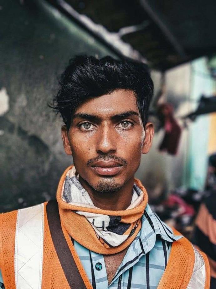 What are your thoughts on this viral picture? Should this man become a model?