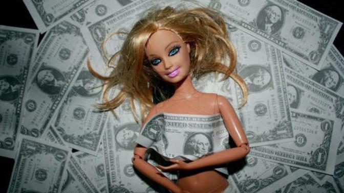 Which is more important for women, money or love?