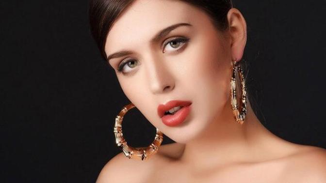 Who owns hoop earrings?