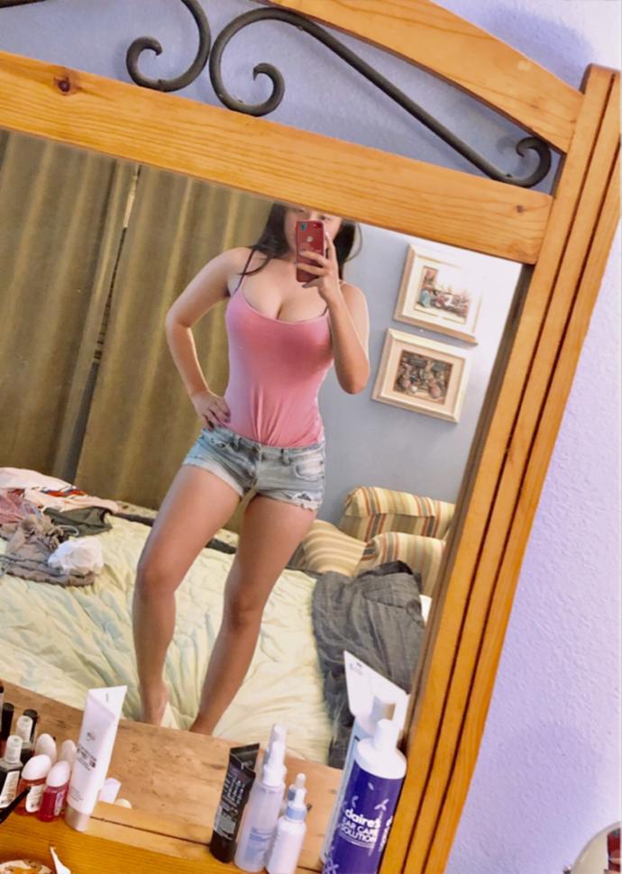 Which top matches these shorts the most?