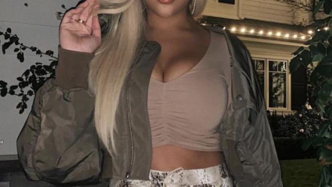 Guys is it a turn off if the girl shows cleavage on your date?