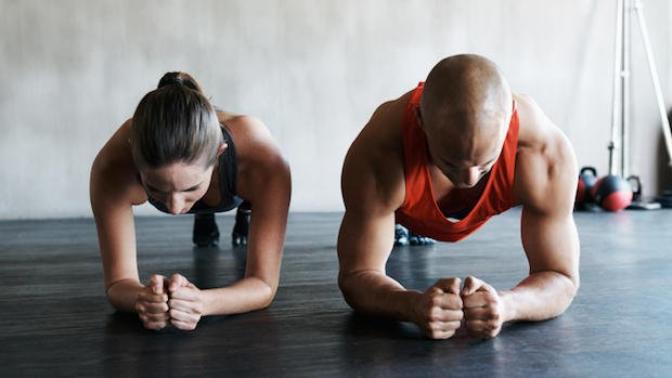 Are heterosexual couples more likely to go on a weight-loss program together or separately?