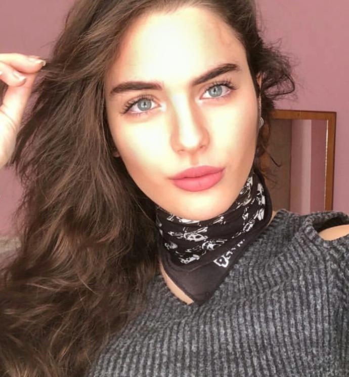 Which angel faced girl looks more beautiful?