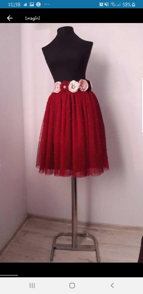 Which colour looks better for this skirt model?