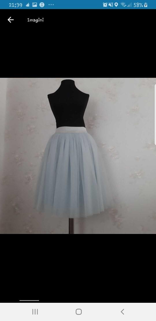 Which colour looks better for this skirt model??