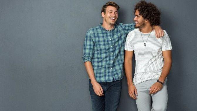 Guys, would/do you ever feel comfortable with your guy friends being in your personal space if it was platonic only?