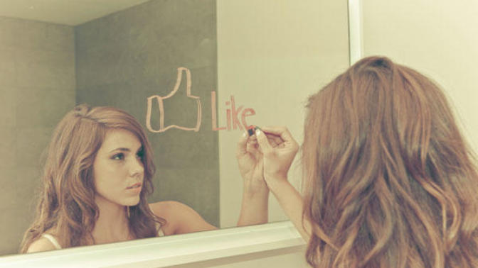 Can confidence make you think you're better looking than you are?