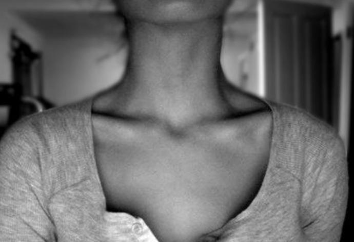 Are prominent collarbones an attractive feature?