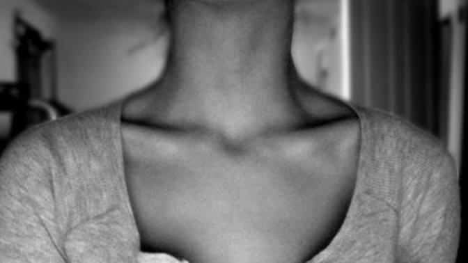Are prominent collarbones an attractive feature?