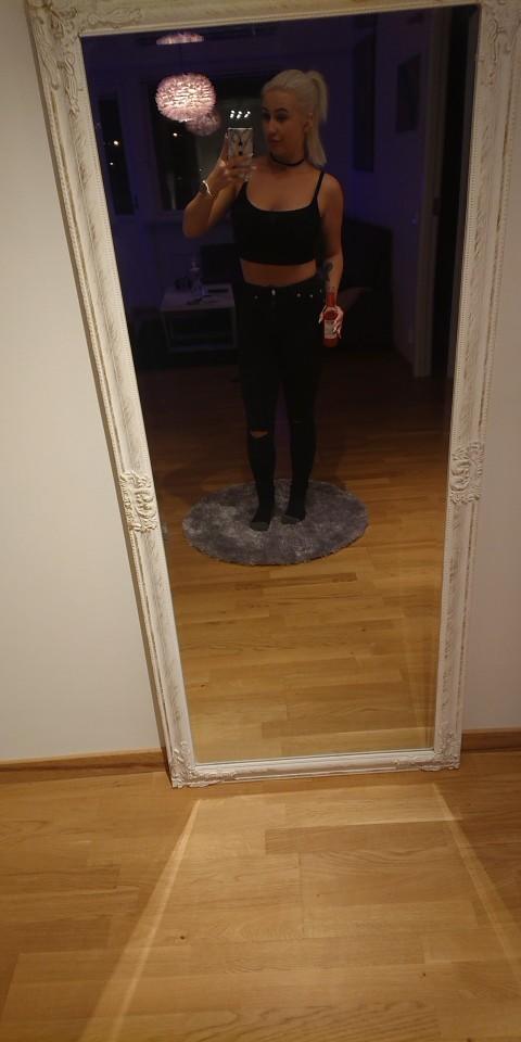 Do you prefer to wear a dress or pants for a night out??