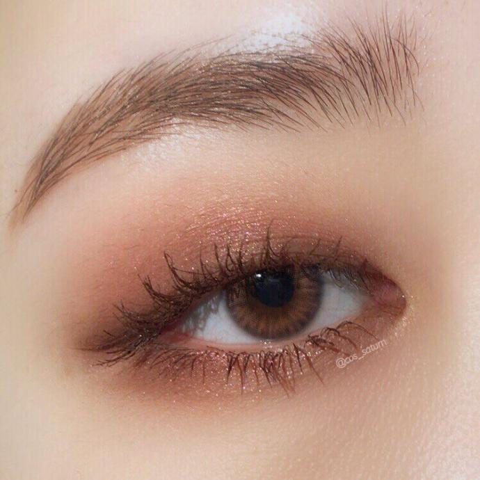 Guys, Do you like Nude eyes or eyes With eyeshadow;as an accessory matching colour with outfit?🌼?