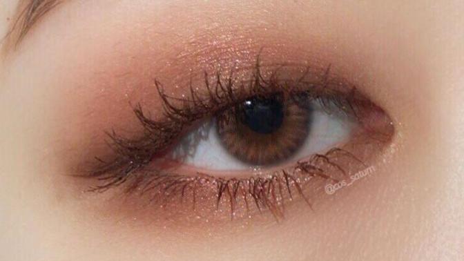 Guys, Do you like Nude eyes or eyes With eyeshadow;as an accessory matching colour with outfit?🌼?