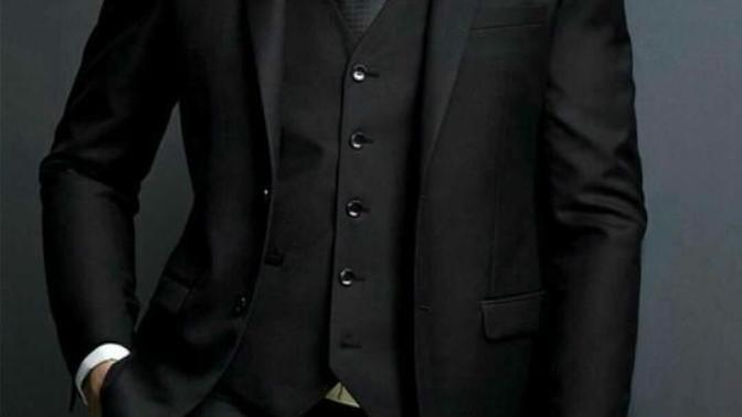 What colour suit for prom?