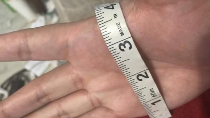 Hey is this how you measure hand width/grip?
