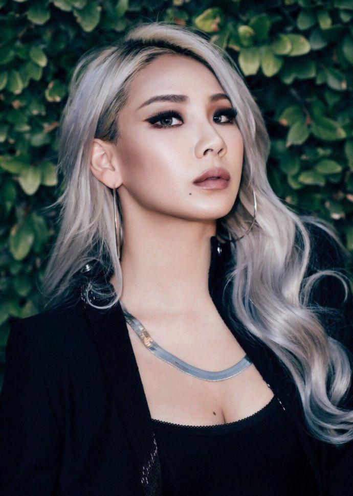 Is dyed hair attractive on girl?