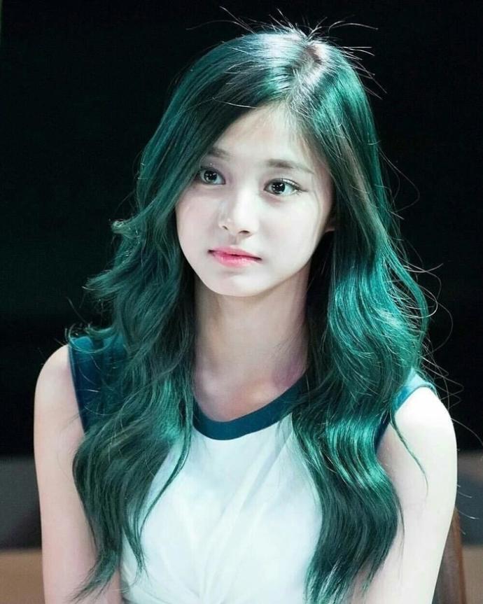 Is dyed hair attractive on girl?