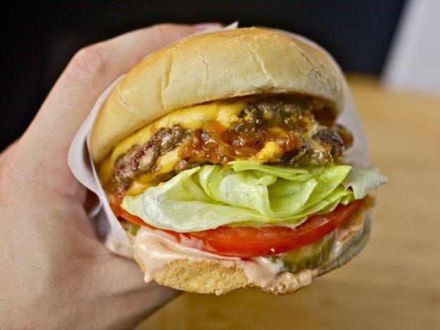 Which do you prefer: pizza or burger?