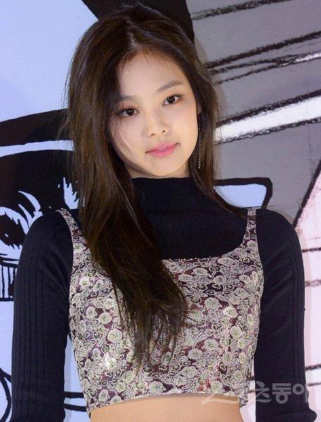 Which black pink member is the prettiest?