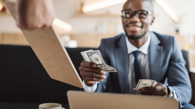Should tipping wait staff be mandatory?