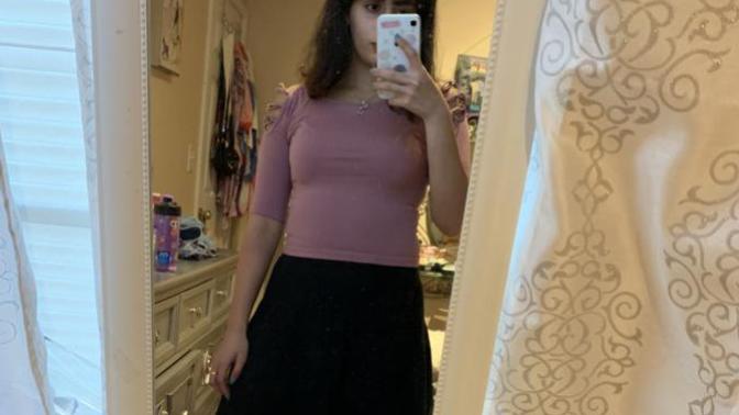 Which of these outfits should I wear to the museum?