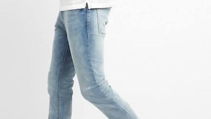 Skinny jeans or loose fit on men?