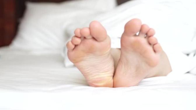 Do you have a sleeping routine? More specifically if you are sleeping with someone else in bed, do you not want them in your space?