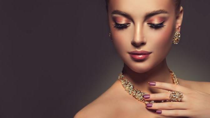 Do you think jewelry has importance in a girl's appearance?