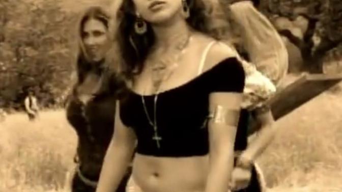 What do you think of Jennifer Lopez in this music video?
