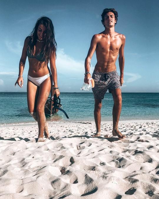 What's The First Thing You Look At When Checking Out A Woman/Man?