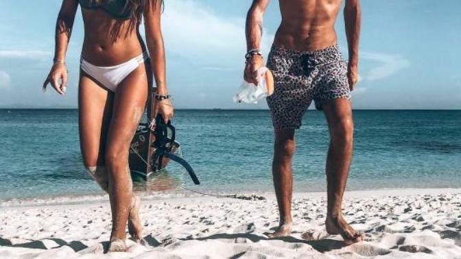 What's The First Thing You Look At When Checking Out A Woman/Man?