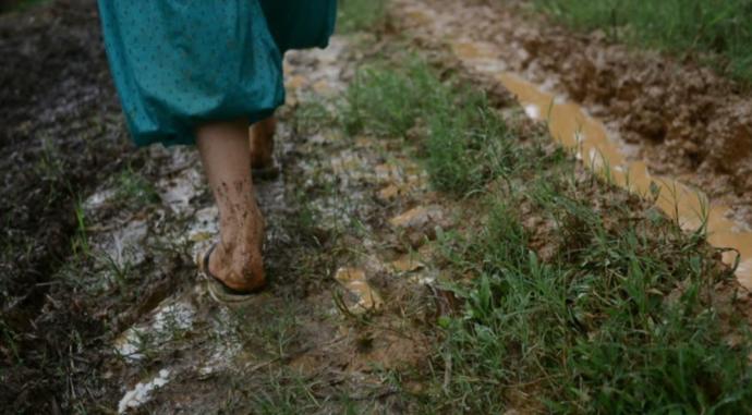 Can you stand walking barefoot in sticky mud?