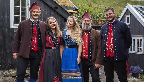 Which country has the best traditional clothing?