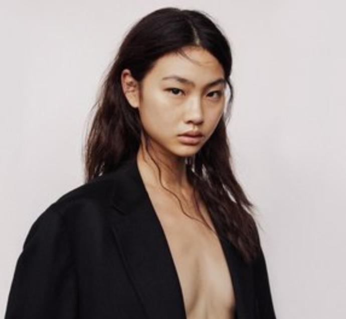 Instagram models, company models or runways models.. who looks the best?