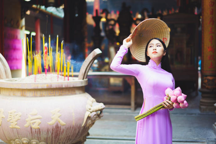 Guys and Girls: Traditional or Modern women?