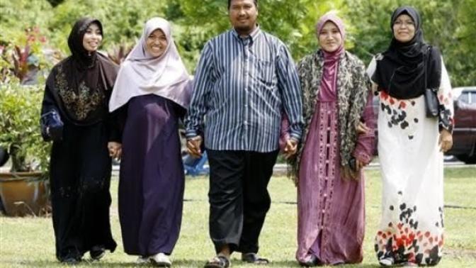 Why Muslim guys wants polygamy marriage?