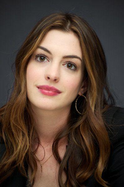 Who do you think is prettiest or the most good looking - Scarlett Johansson, Anne Hathaway or Jessica Alba?