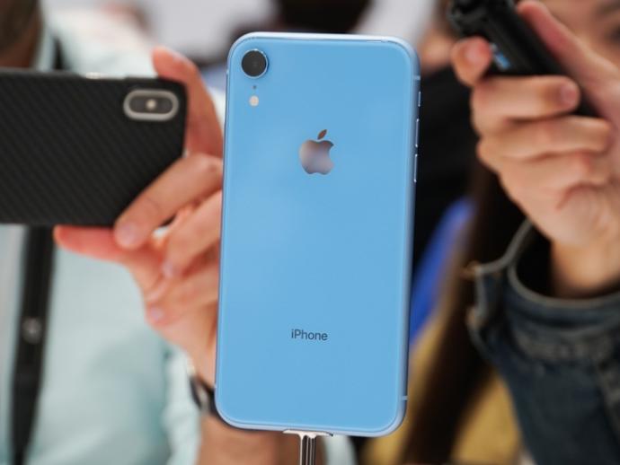 Which color looks best for the XR?
