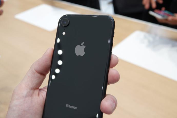 Which color looks best for the XR?
