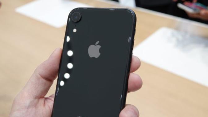 Which color looks best for the XR?