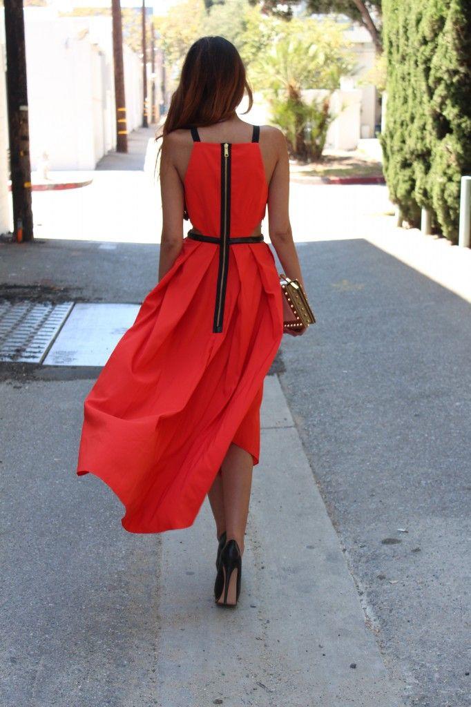 What dresses look good on women with hip dips? GirlsAskGuys