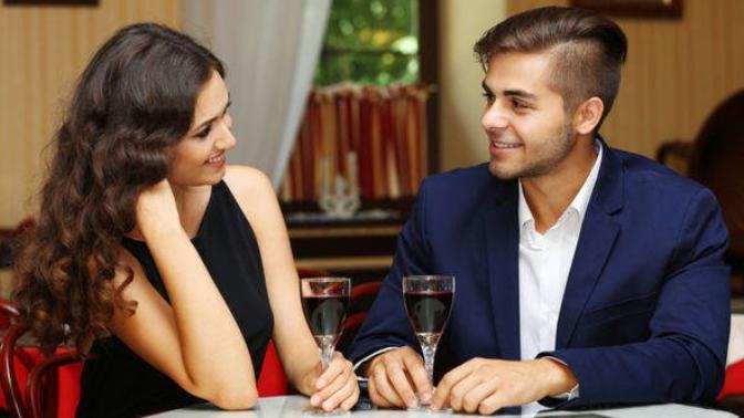 When does dating become a serious relationship?