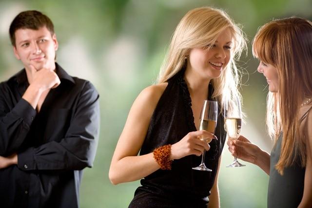 Does it matter whether your potential SO is more or less attractive than you?