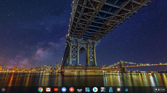 How Many Desktop Icons Appear on Your Main Screen (exclude the automatic bottom strip) ?