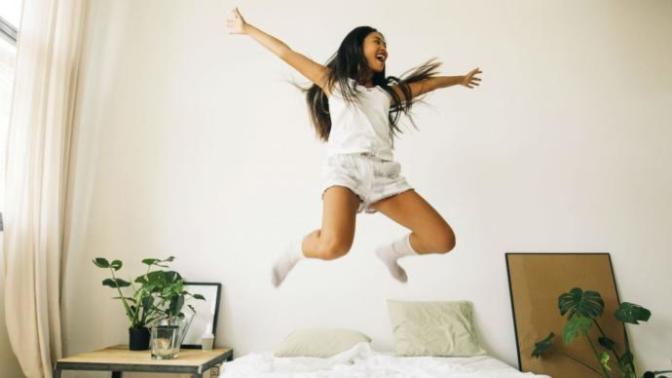 Do you prefer to live alone or with other people (family, friends, etc.)?