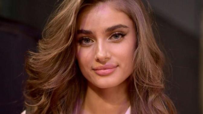 Who do you think is prettier or better looking - Taylor Hill or Barbara Palvin?