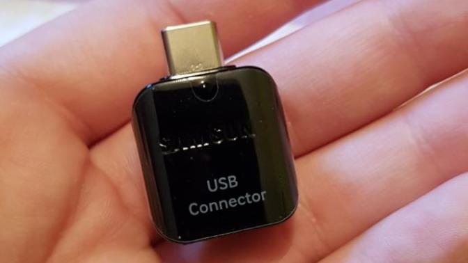 What is this? I bought a S8+ and got this with it?