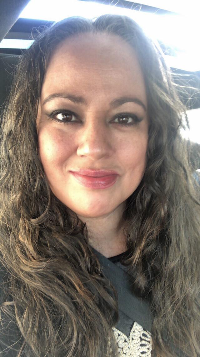 Do naturally pretty girls need less makeup?