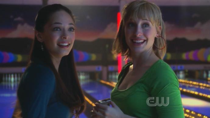 These 2 girls