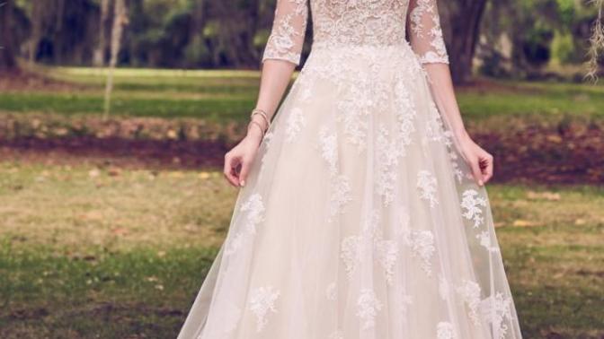 Girls, just for fun! What is your dream wedding dress? Post a photo, please?